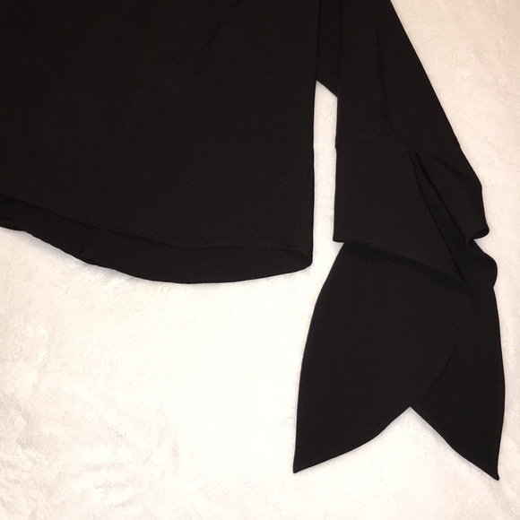 Askari Black Top (Size Medium) - Picture 2 of 2